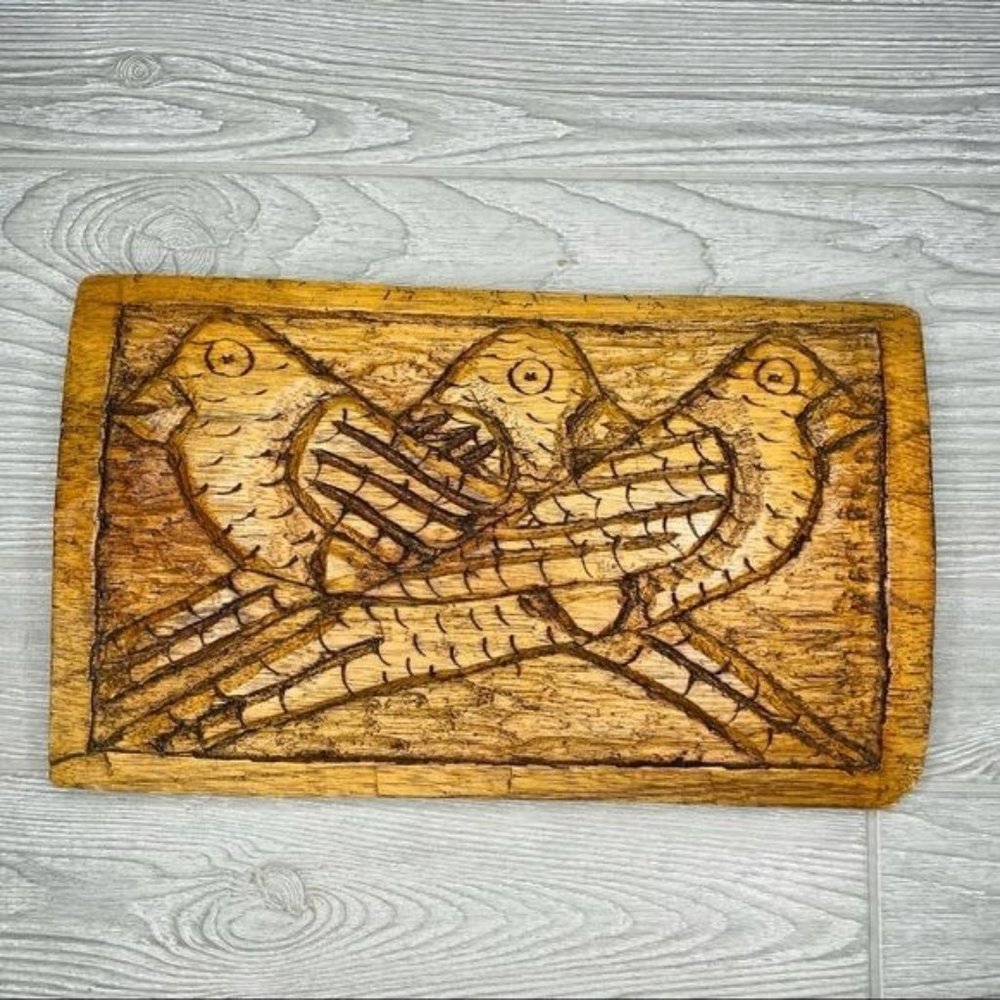 Wooden carved bird plaque art wall decoration a artist hand carved artisan